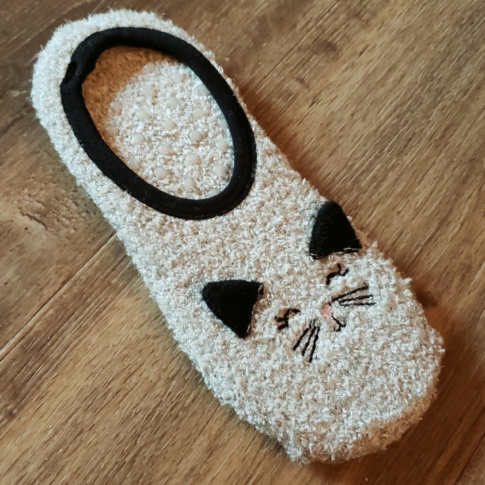 Kitty slipper socks NWOT